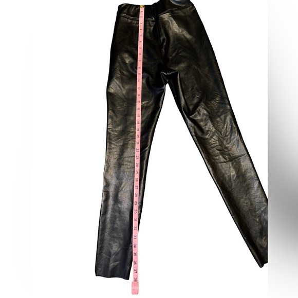 🥇HOST PICK!🥇
TOPSHOP FAUX LEATHER SKINNY PANTS - Picture 4 of 6
